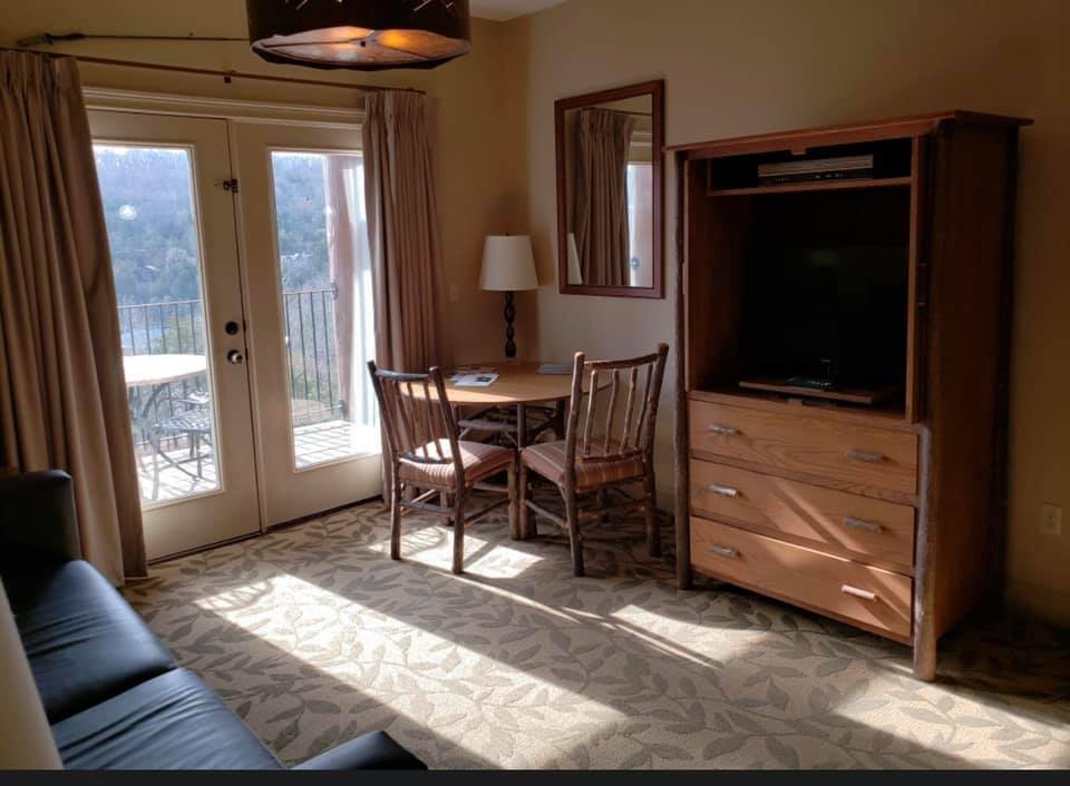 DEC 5-9th (5days/4n) Big Cedar Wilderness STUDIO sleeps up to 4