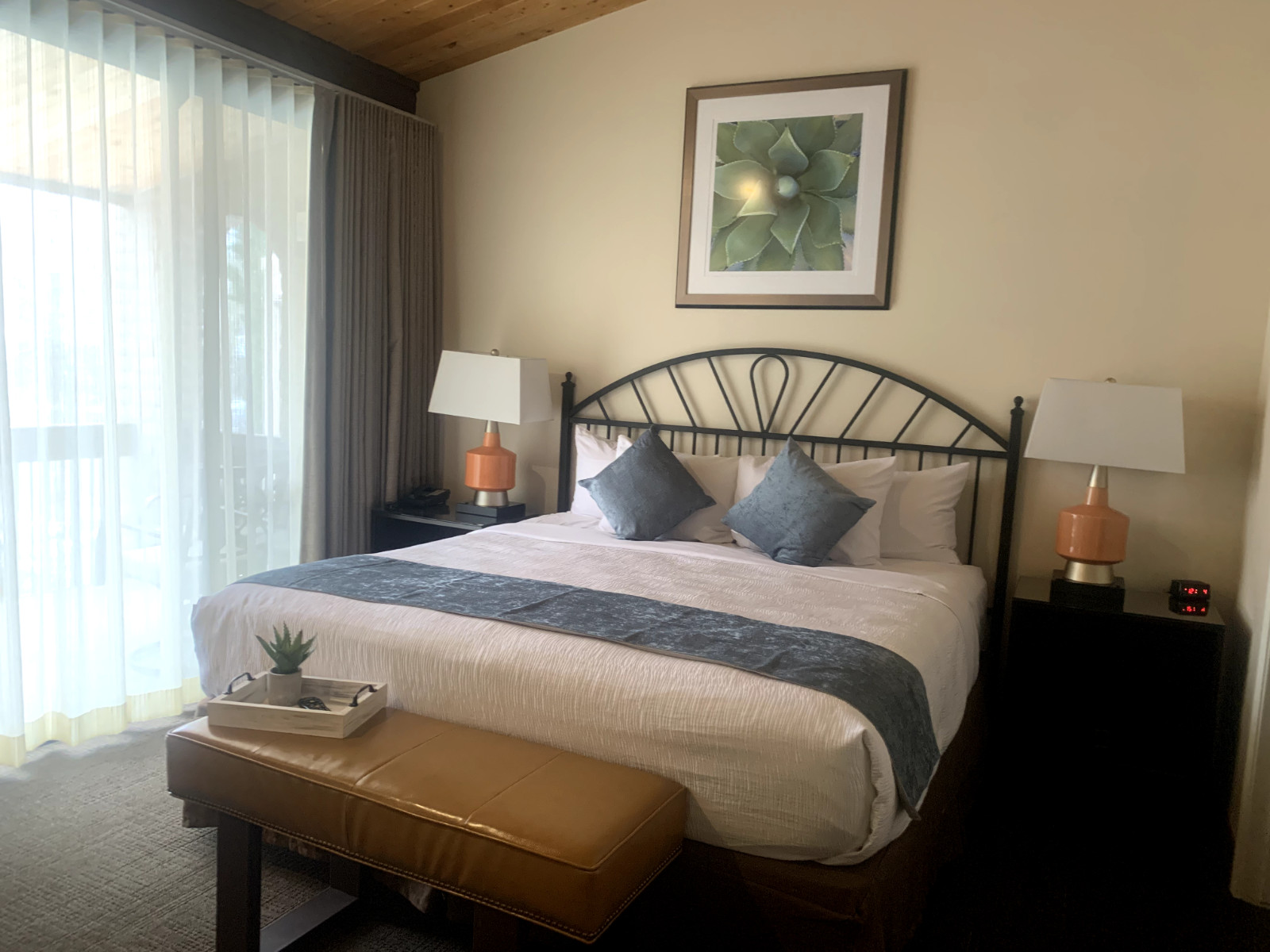 2BR 2-1/2 BA Suite Arroyo Roble Creekside Uptown Sedona AZ (April 12 -19, 2026)