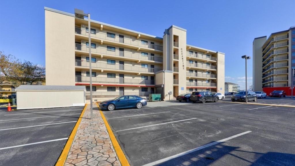 ****** Ocean Time Resort ******* $425.00 ****** 2 minute walk to the BEACH *****