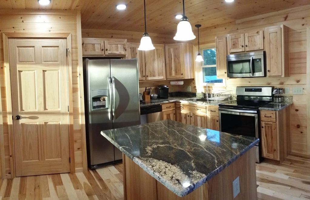 Toledo Bend Lake Cabin – Lakefront, incredible sunsets, fishing, water sports