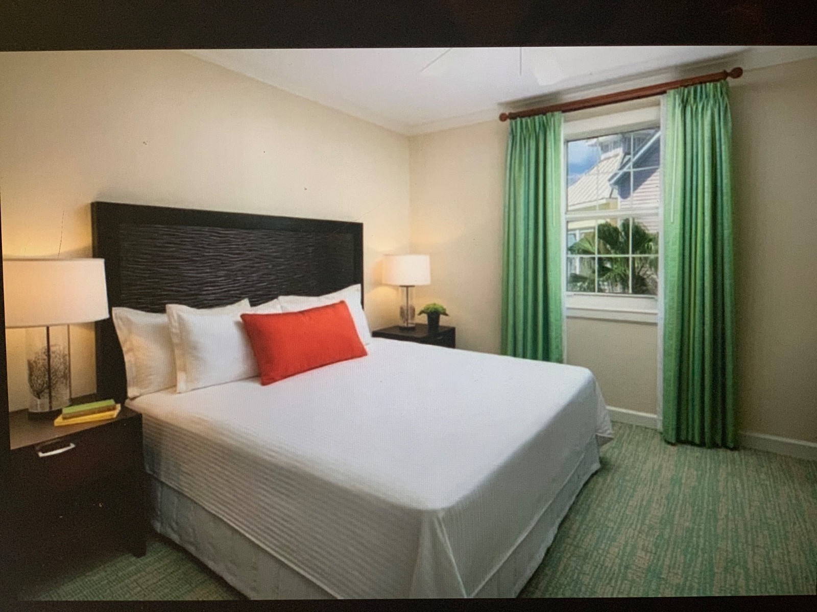 Harborside Resort at Atlantis Bahamas-Villa sleeps 10 – 7 nights 8/22-29/26