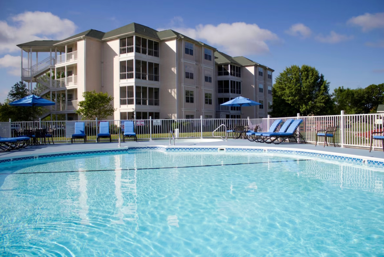 The Suites at Fall Creek ~ MO ~1BR Sleeps 4~7Nts DEC/JAN/FEB/MAR/APR/MAY 2025/26