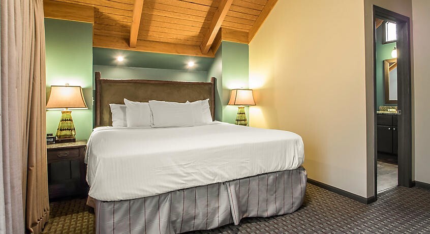 CHRISTMAS MOUNTAIN, WISCONSIN DELLS, 2 BEDROOM TIMBER, SLEEPS 6, JULY 6-9