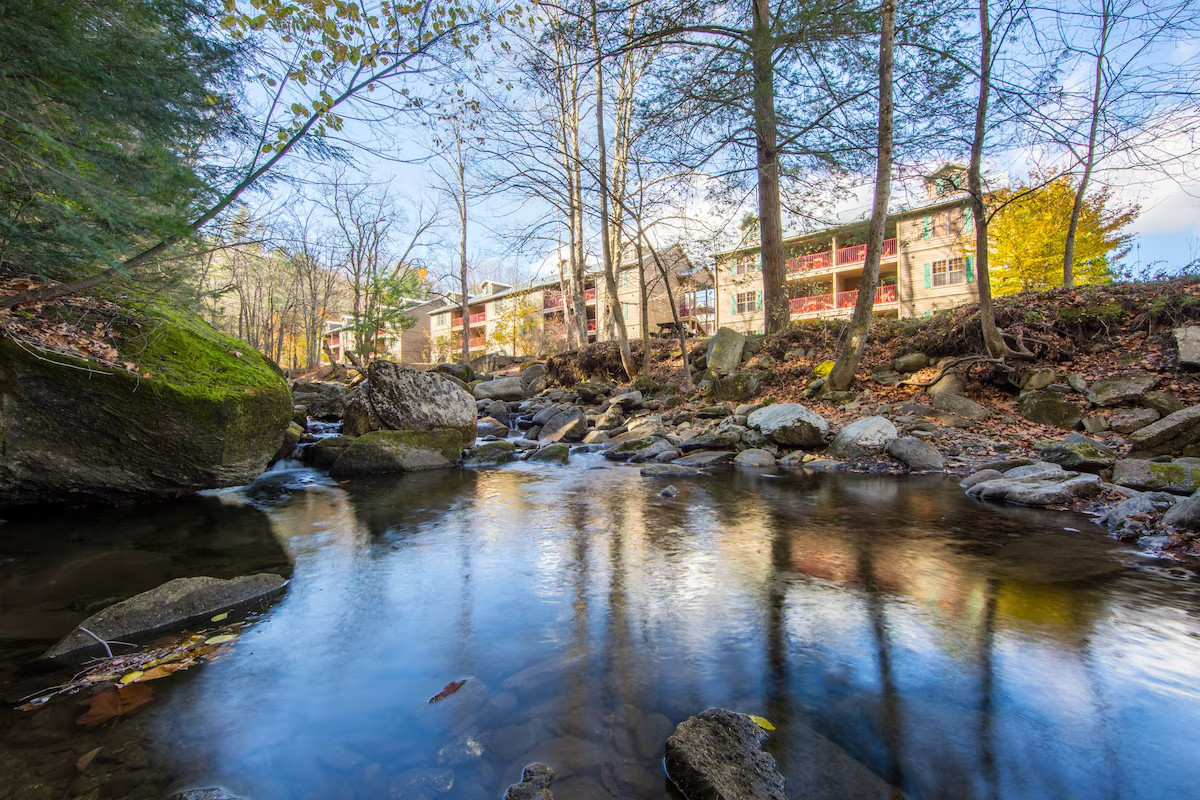 Welcome to Holiday Inn Club Vacations Oak ‘n Spruce Resort, South Lee, MA