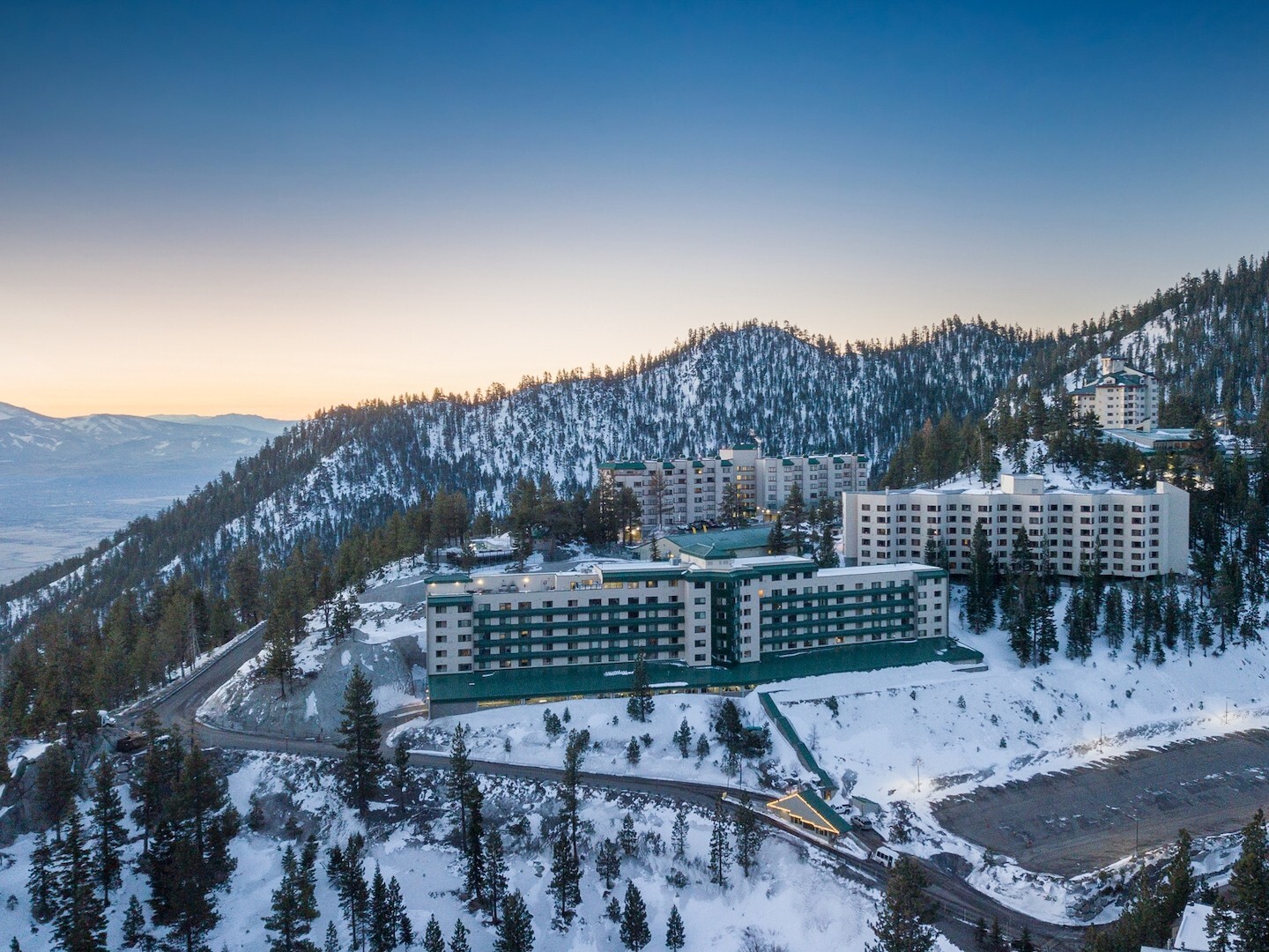Ridge Tahoe resort – XMAS week, Lake Tahoe, 2BR/2BA, 7 nights, ski in-ski out
