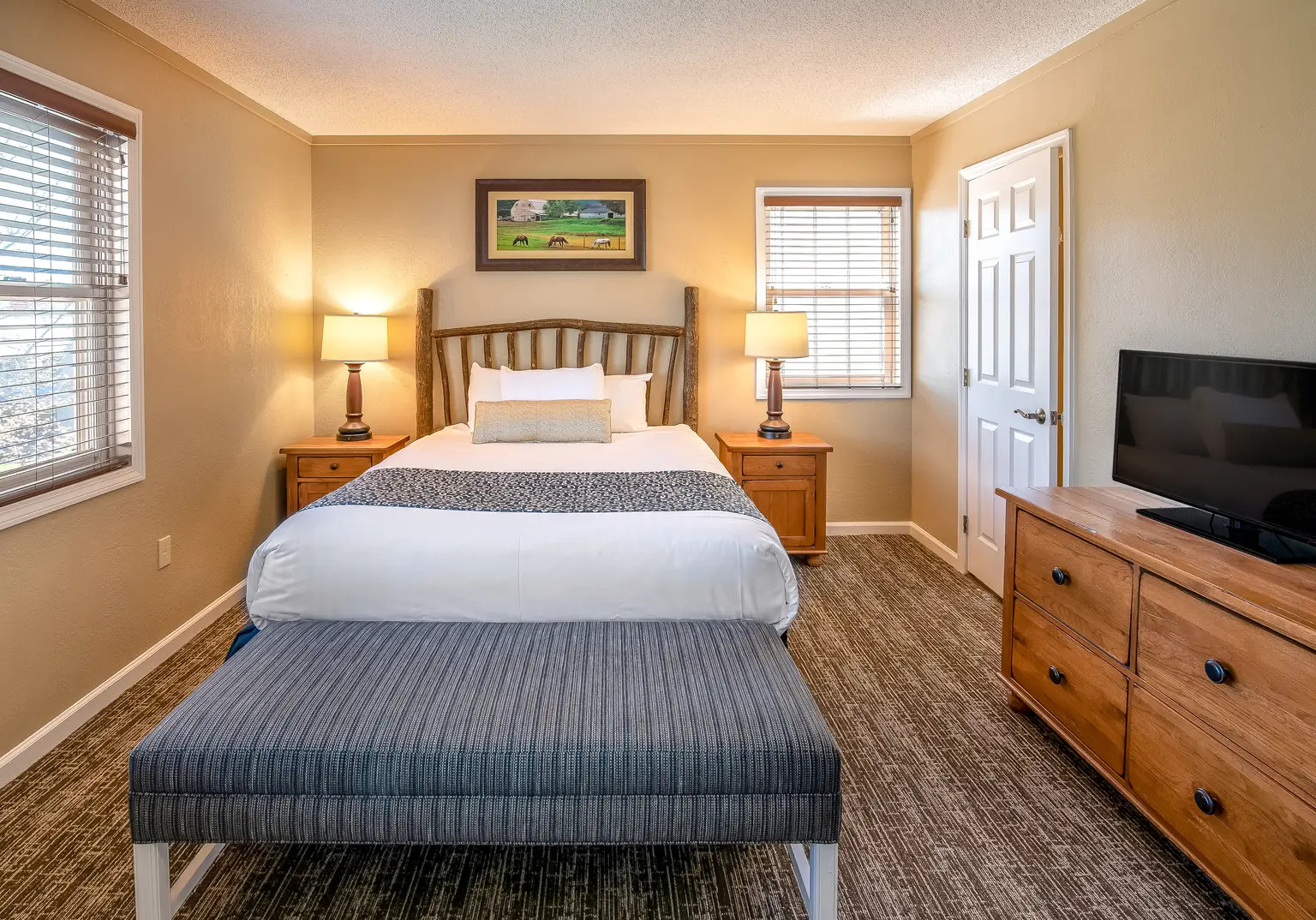 HI Oak n Spruce Resort Berkshires MA Vacation Rental 1/2 BDRM 2026-2027