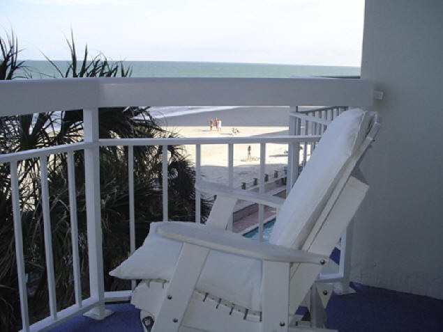 Ocean Front Myrtle Beach Area (Garden City Beach) Condo w/ 2 pools, Washer/Dryer