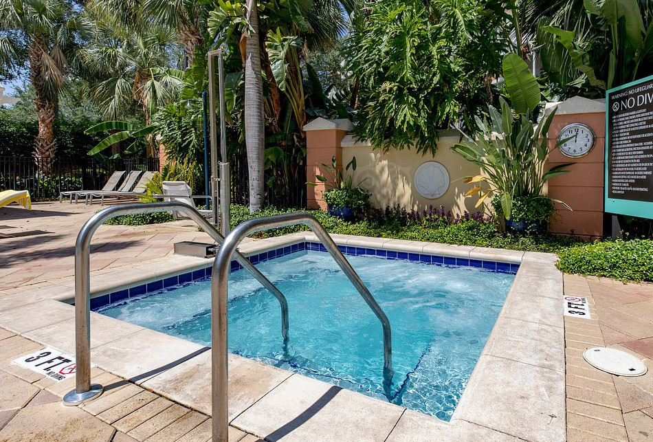 Mon-Fri 4 Nights $99 Each SeaWorld Orlando Hilton Grand Vacations Club Studio
