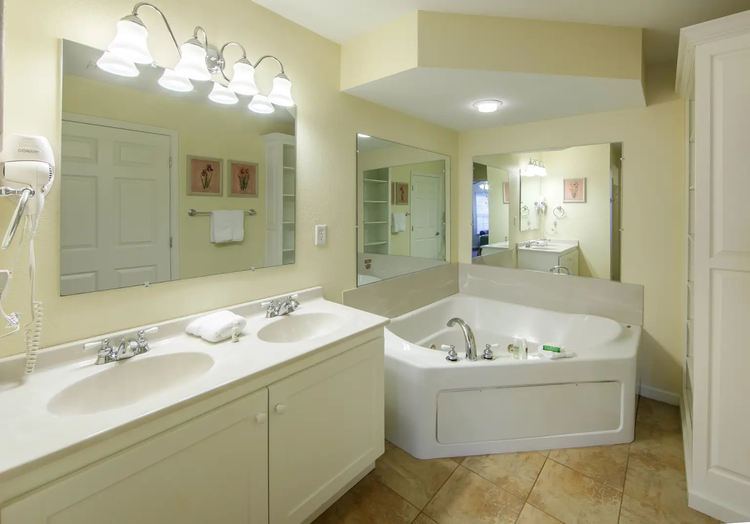 HI Oak n Spruce Resort Berkshires MA Vacation Rental 1/2 BDRM 2026-2027