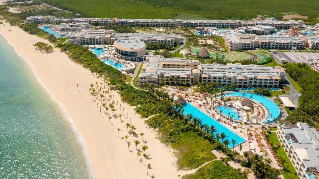 Grand Moon Palace Vacation – All Inclusive Resort – 5 Star