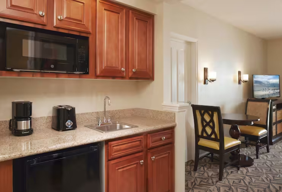 Mon-Fri 4 Nights $99 Each SeaWorld Orlando Hilton Grand Vacations Club Studio