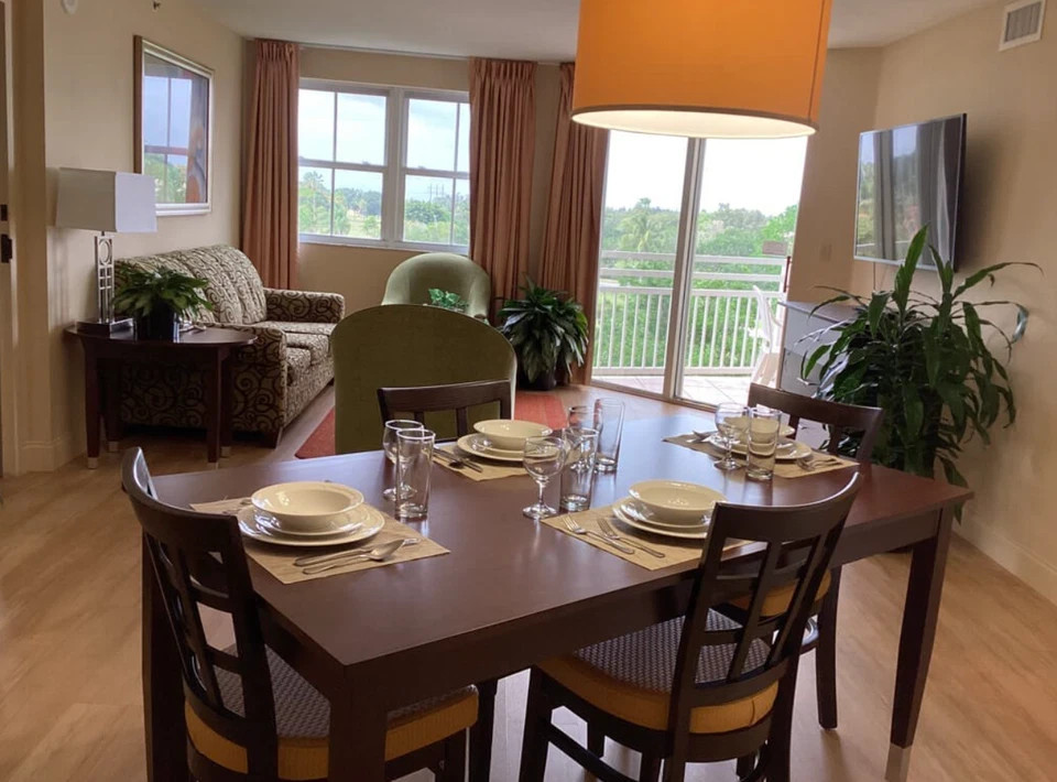 JUNE JULY WEEKS~Vacation Village at Weston ~South FL~A/B 2 BR CONDO SLPS 8