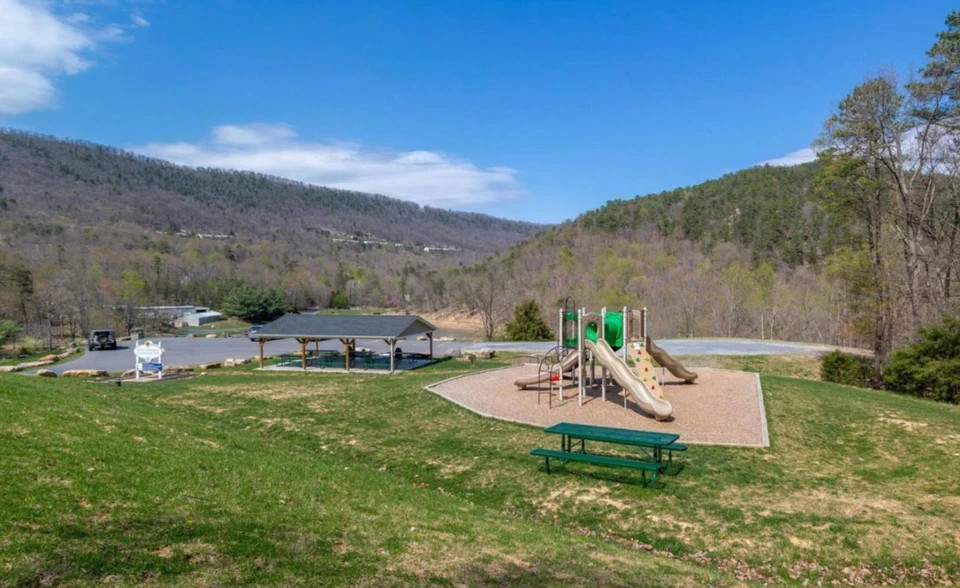 JUNE 28-July 5~ Massanutten’s Shenandoah Villas/VA~2 BR/2 BA~sleeps 10