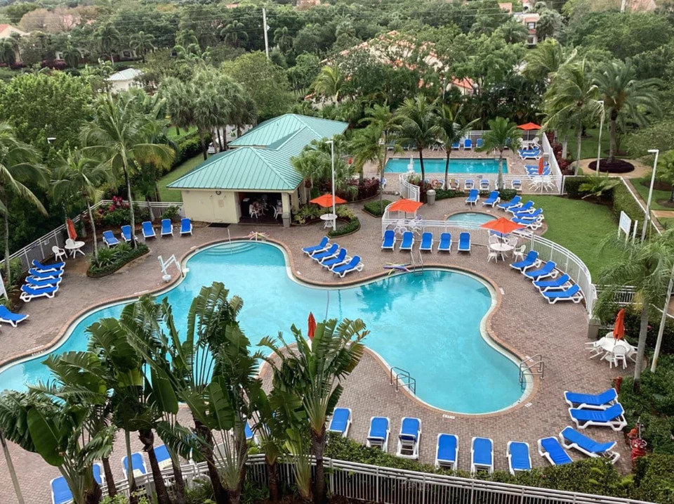 JUNE JULY WEEKS~Vacation Village at Weston ~South FL~A/B 2 BR CONDO SLPS 8
