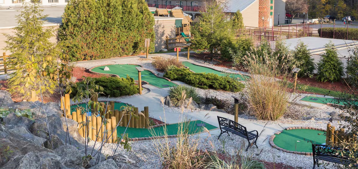 Welcome to Holiday Inn Club Vacations Oak ‘n Spruce Resort, South Lee, MA