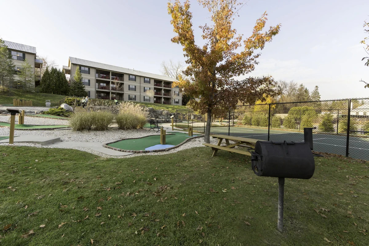 Welcome to Holiday Inn Club Vacations Oak ‘n Spruce Resort, South Lee, MA