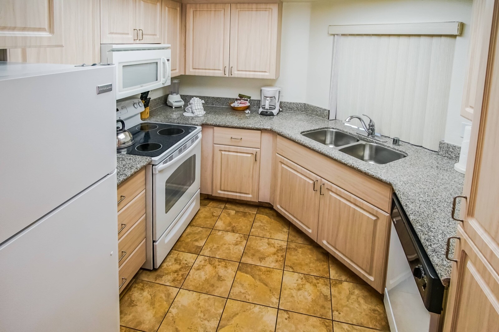 Palm Desert, CA 7 Night Stay at The Desert Breezes Resort