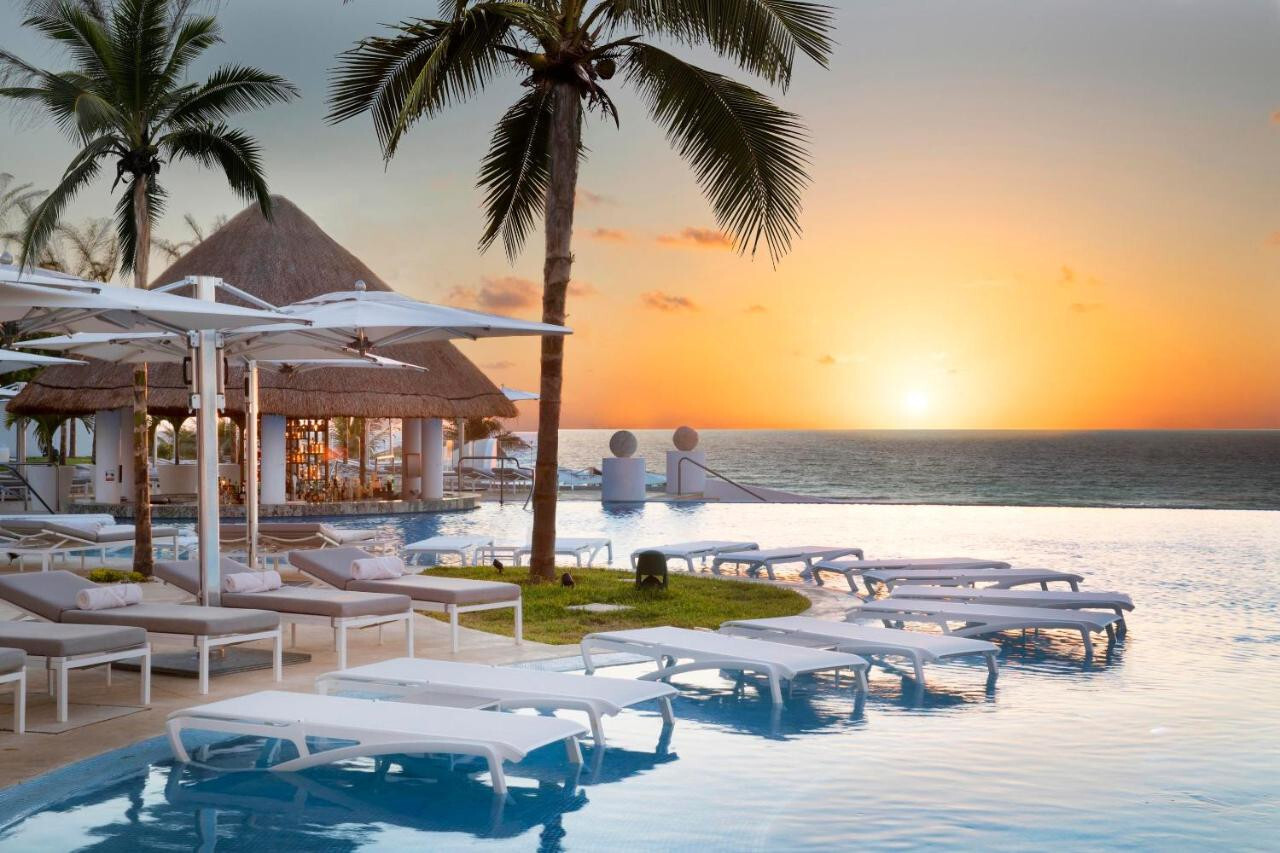 Le BLANC PALACE CANCUN DIAMOND VIP ELITE ALL INCLUSIVE ADULTS ONLY 18+ RESORT