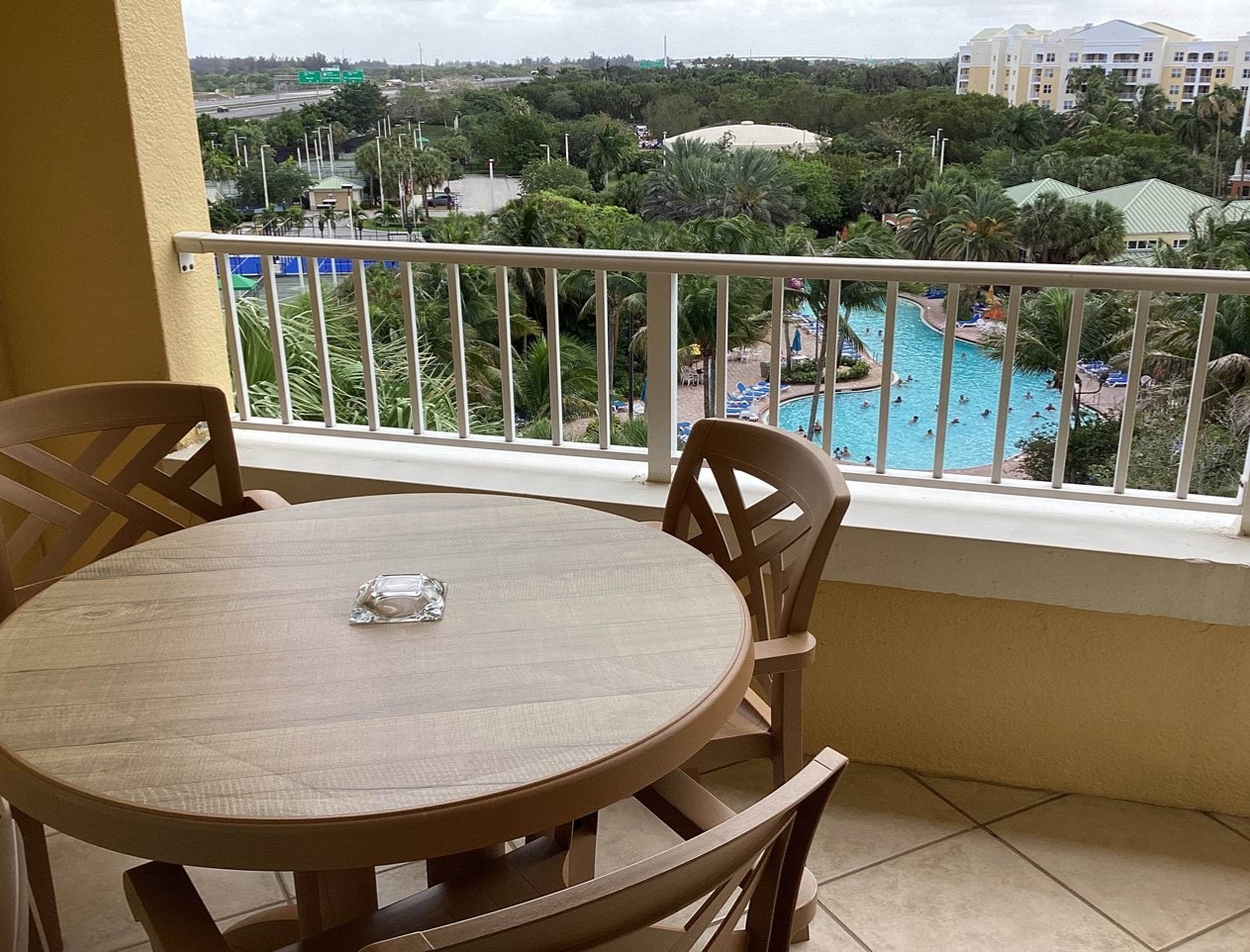 Last-Minute Deal! One-Week 1 Bedroom Apartment Vacation in Weston, South Florida