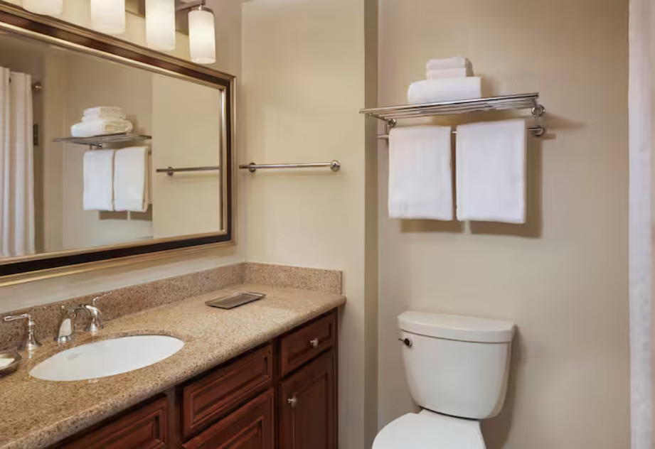 Mon-Fri 4 Nights $99 Each SeaWorld Orlando Hilton Grand Vacations Club Studio