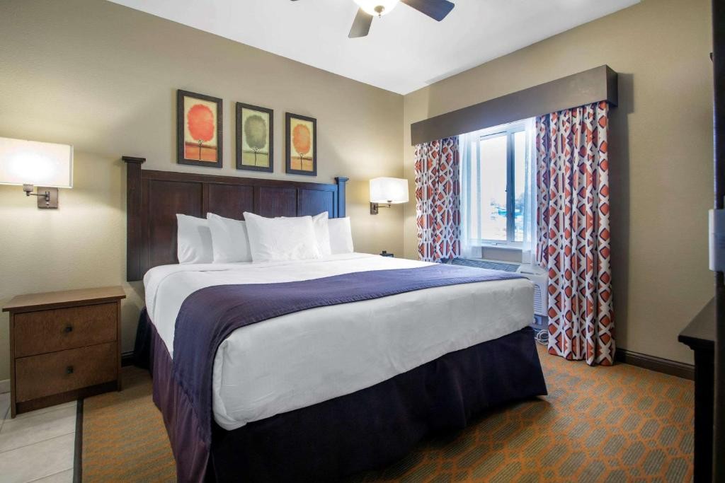 Bluegreen Odyssey Dells AUG 10 – 14 2026 2BR2BA FOR 6 AT WI DELLS