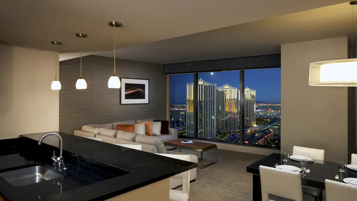 Hilton Elara Las Vegas 4BR PENTHOUSE 4 NIGHT 2024 EDC CES hotel marriott wyndham