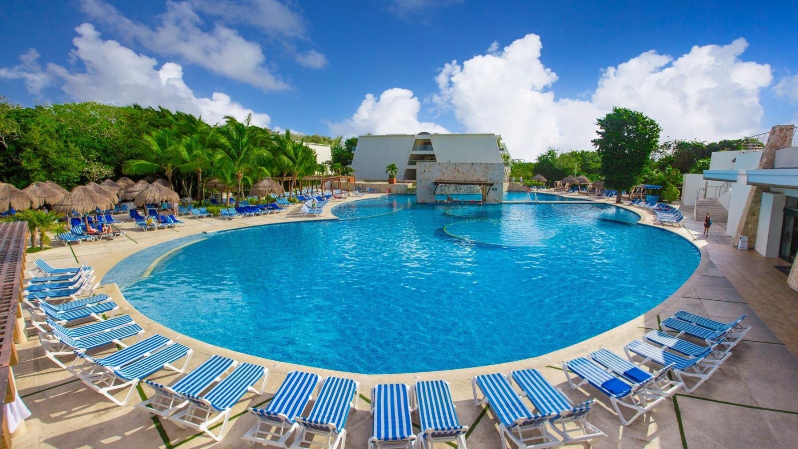 All Inclusive Resort Vacation – Grand Sirenis Riviera Maya – 2 adults / 4 nights