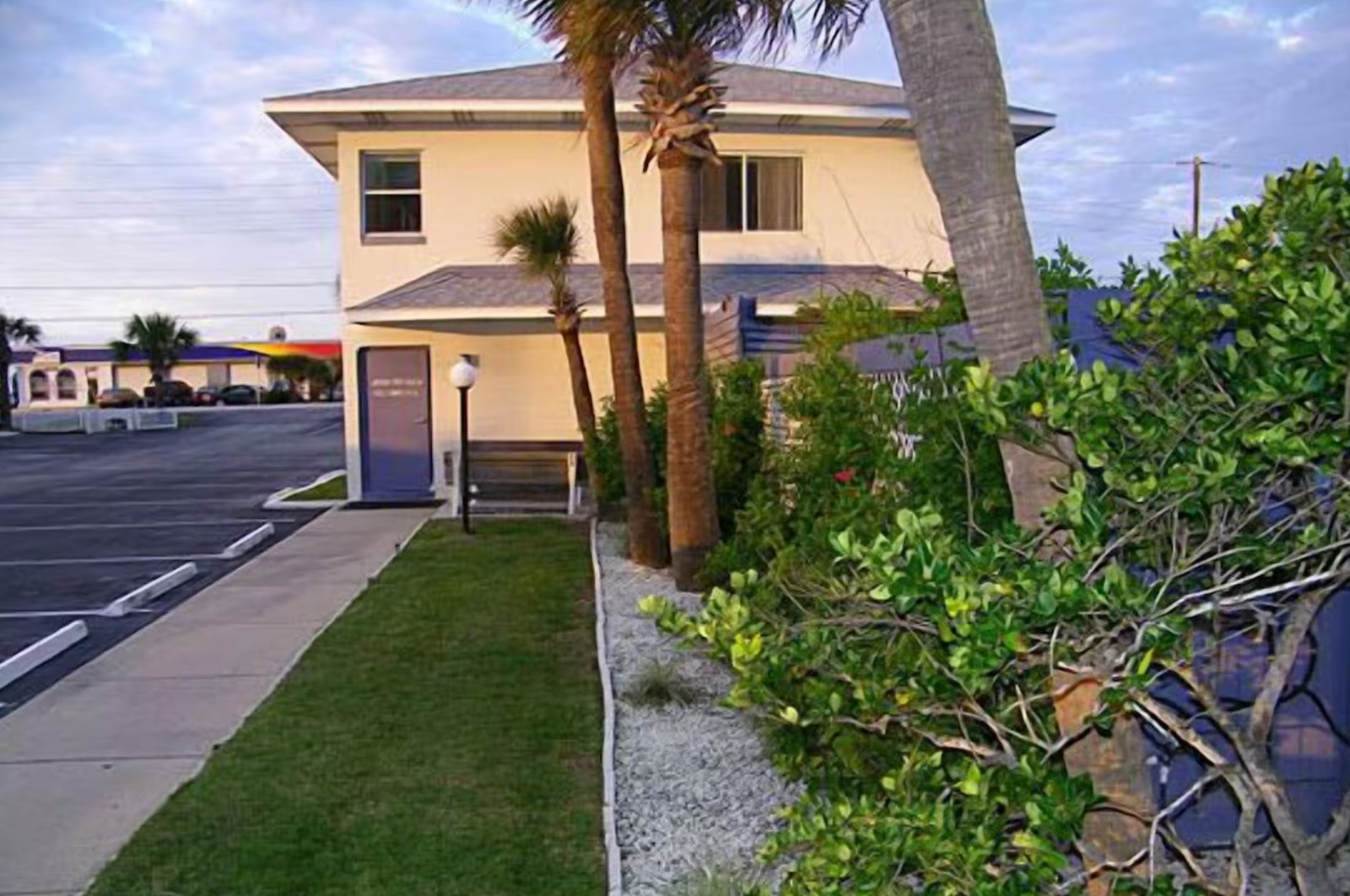 Traders Inn Beach Club ~ Ormond Beach, FL ~ Studio/Sleeps 2 ~ 7Nts AUGUST 2026