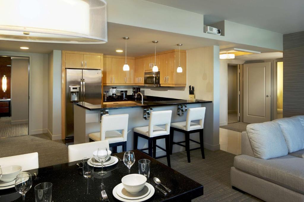 Hilton Grand Vacations Club Elara Las Vegas Grand Prix Week Rental Apartment