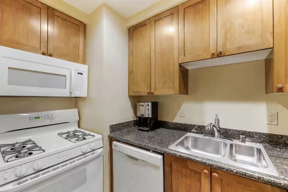 2026 WEEKS 2BR~CANCUN LAS VEGAS Resort~Vegas Condos~SLPS 6