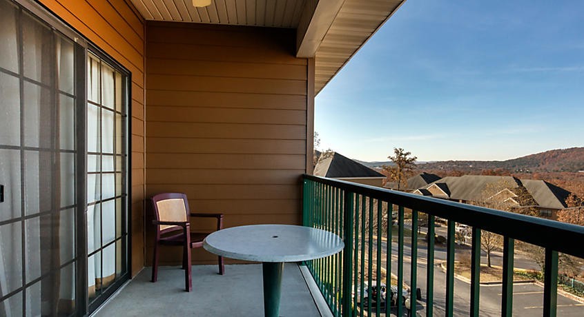The Falls Village ~ Branson, MO ~ Studio/Sleeps 4 ~ 3Nts 12/24/25-12/27/25