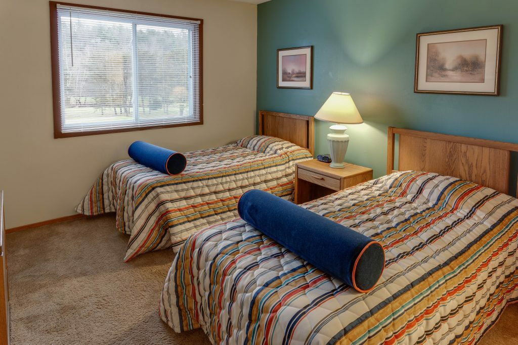 Sept 25-Oct 2~Virginia CHALET HIGH RESORT~ Basye, VA,~2 BR MOUNTAIN CHALET SLP 6