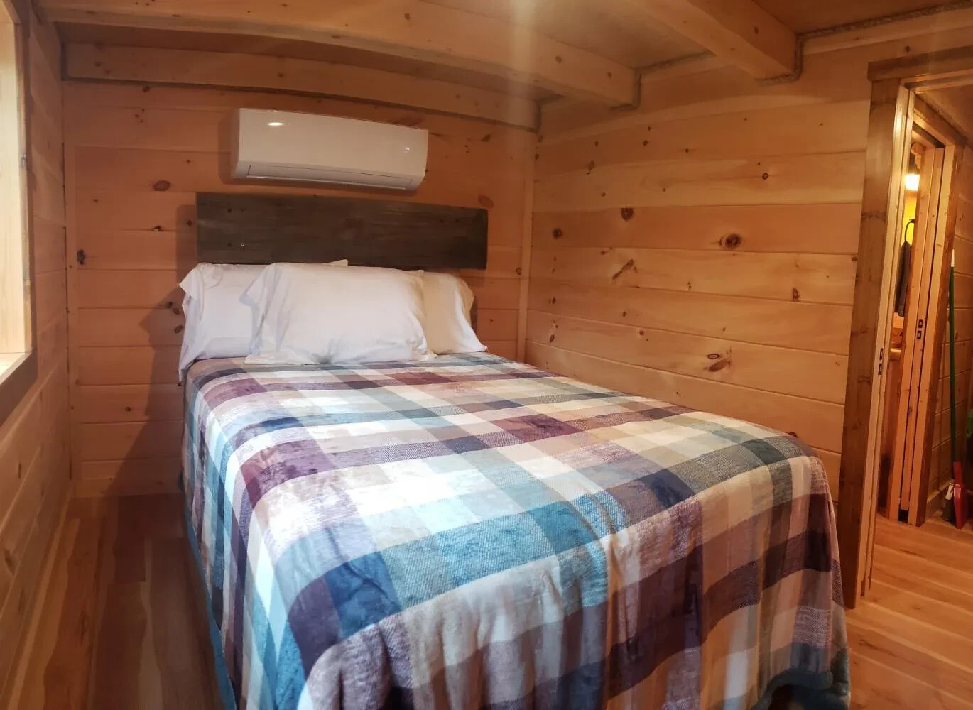 Toledo Bend Lakefront Vacation Rental Cabin – Boathouse, Sunsets, Water Sports