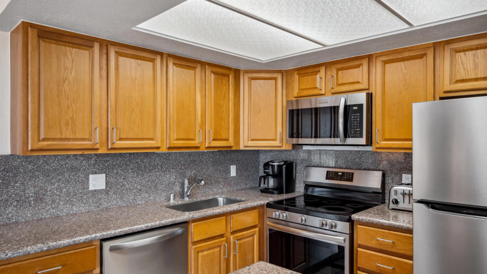 FOR RENT MAUI SCHOONER RESORT 2BR/2BA LUXURY CONDO 12/21-12/28 Christmas Week!
