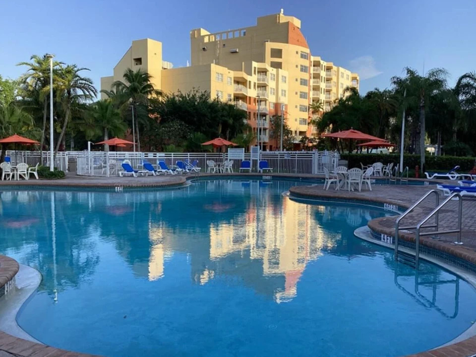 JUNE JULY WEEKS~Vacation Village at Weston ~South FL~A/B 2 BR CONDO SLPS 8