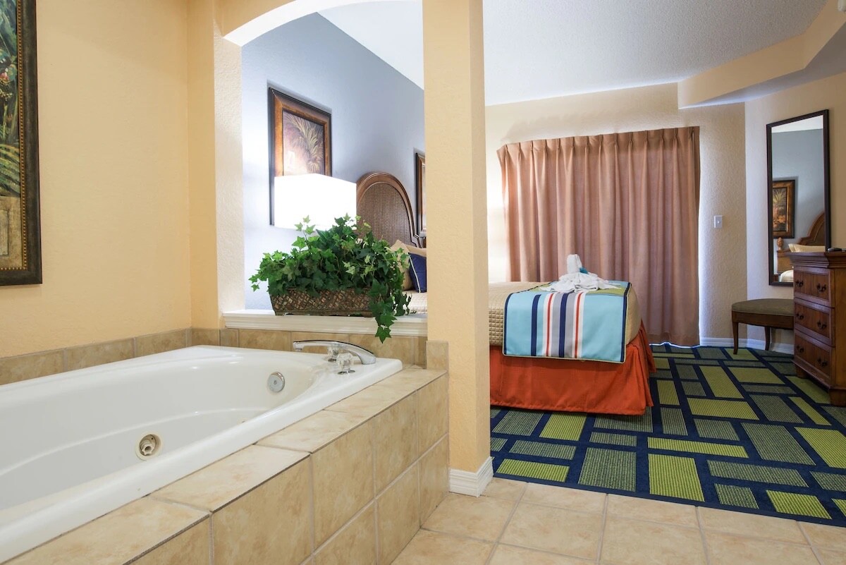 Vacation Village at Parkway 1BR Or 2 BR Suites 7 nts near Disney and Universal