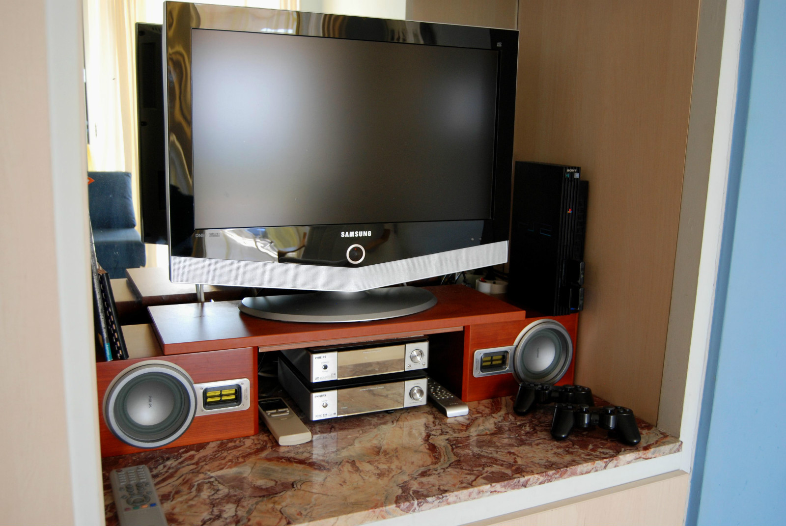 Rent vacation Greek house apartment near Athens Greece , near the sea Kineta