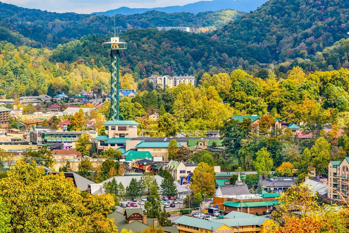 JUNE WEEKS -Laurel Point Resort Smoky Mountains!~ Gatlinburg, TN 2BR/SLPS 6