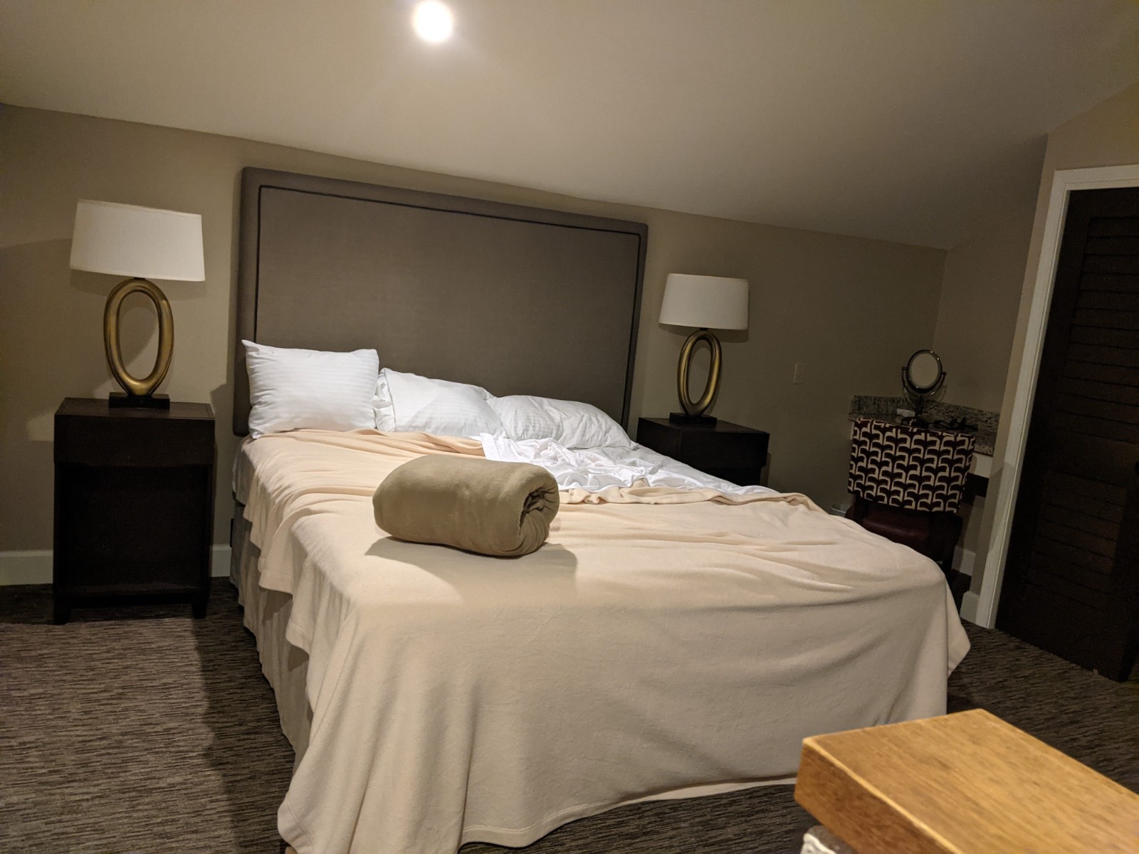ONE BED OCEAN FRONT APPARTMENT FOR RENT 12/26 to 1/2/27