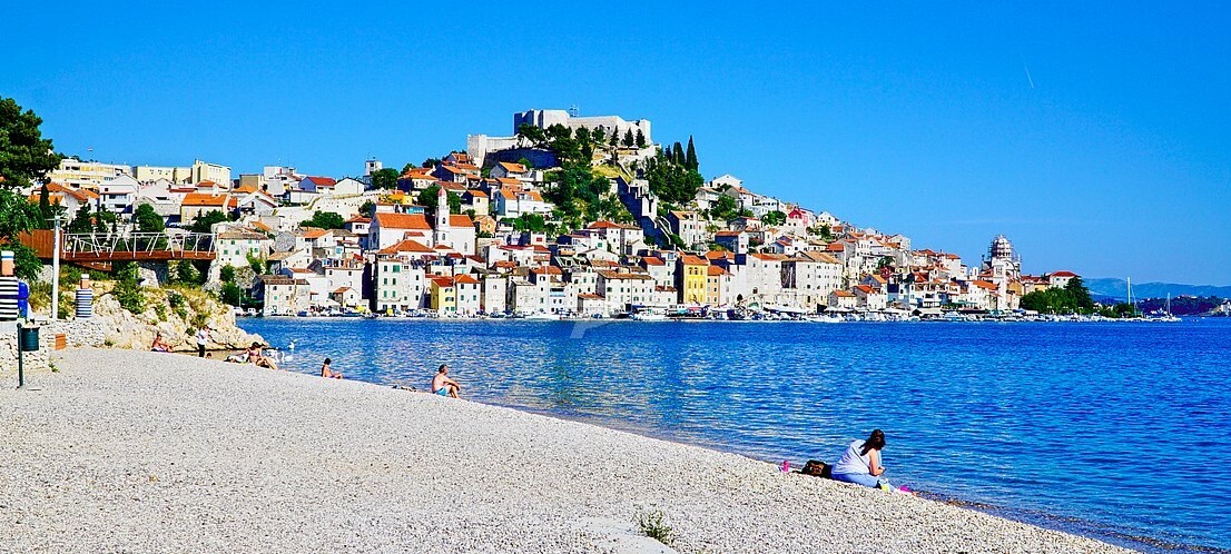 Enjoy the middle of dalmatia , in Apartment Blue House