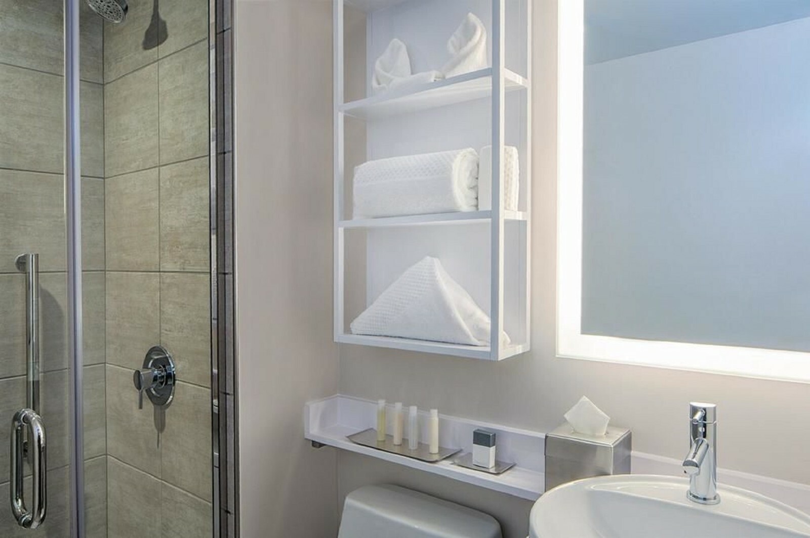 Double Tree by Hilton New York City Times Square West – Daily & weekly rentals