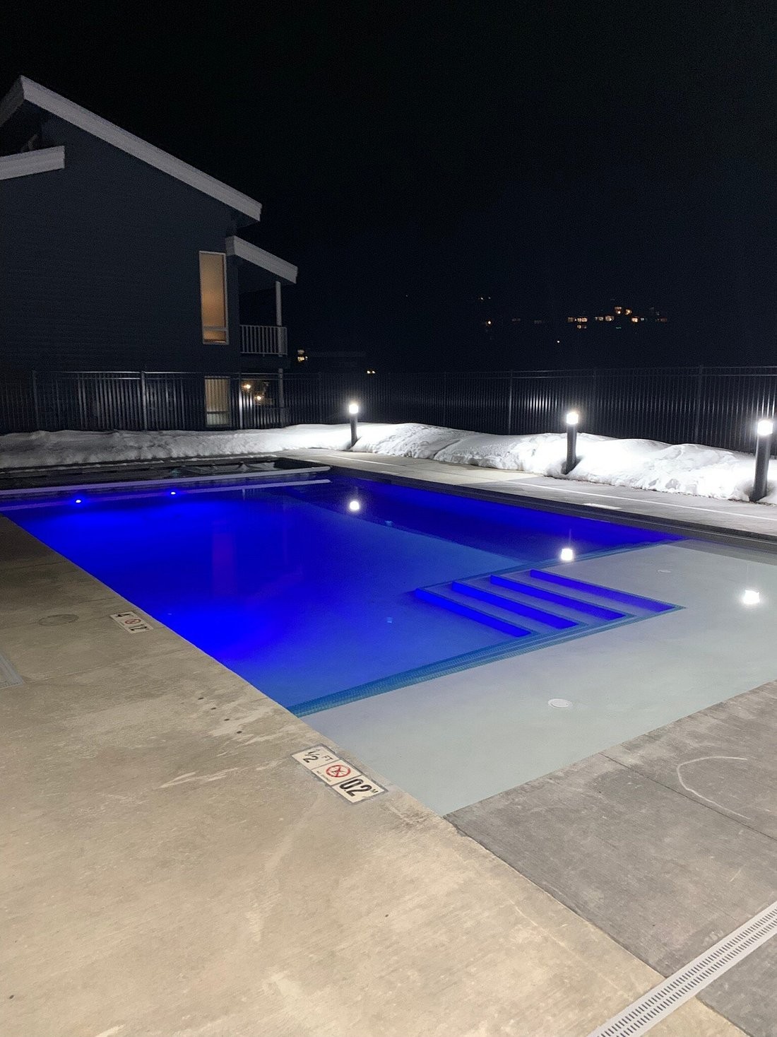 Xmas Ski Week!! Lake Condominiums at Big Sky, Montana Dec 20-27 (sleeps 6-8)
