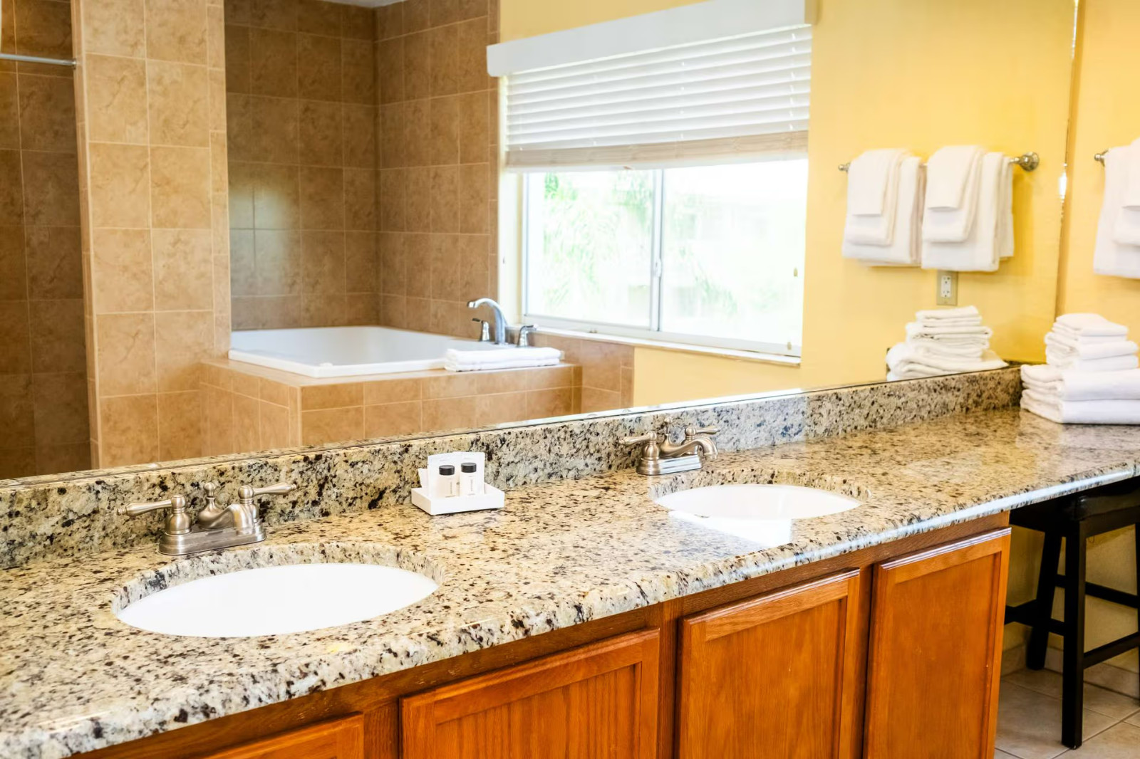 7 Nights Silver Lake Resort, Kissimmee, FL ~ 2 BR Villa ~ Sleeps 8