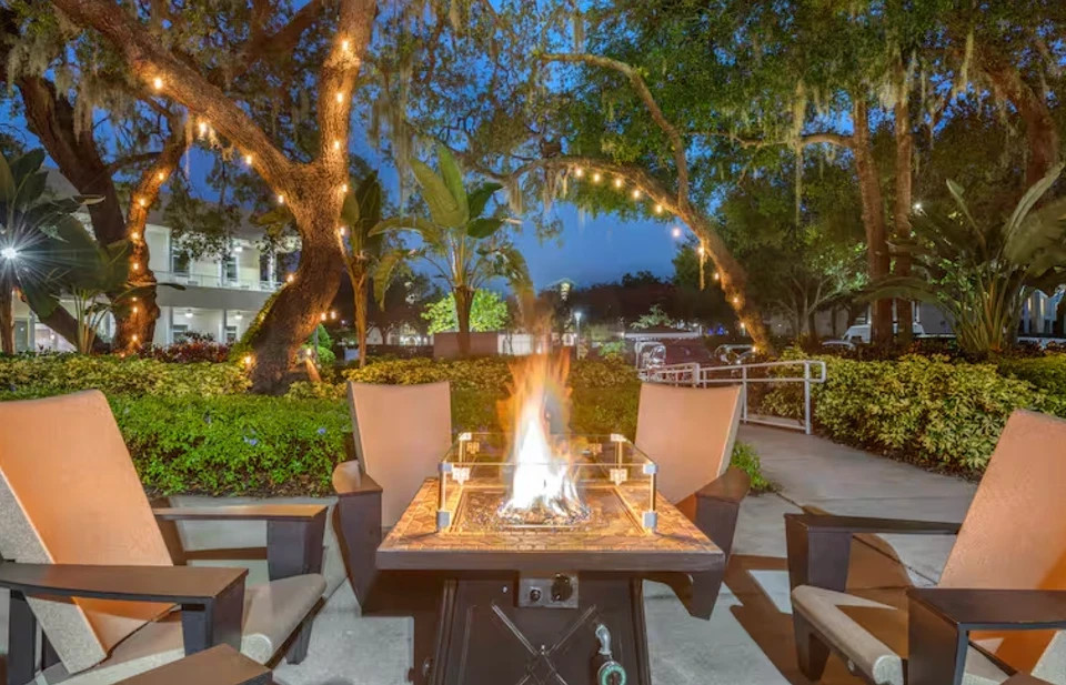 AUGUST 14-21, Grande Villas HILTON Resort in Orlando~2BR/2BA/SLPS 6 Disney