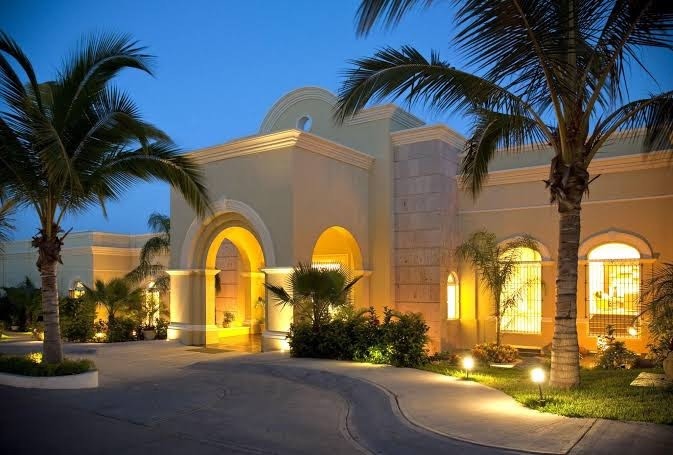 **Pueblo Bonito Emerald Bay** Resort & Spa – March 2026