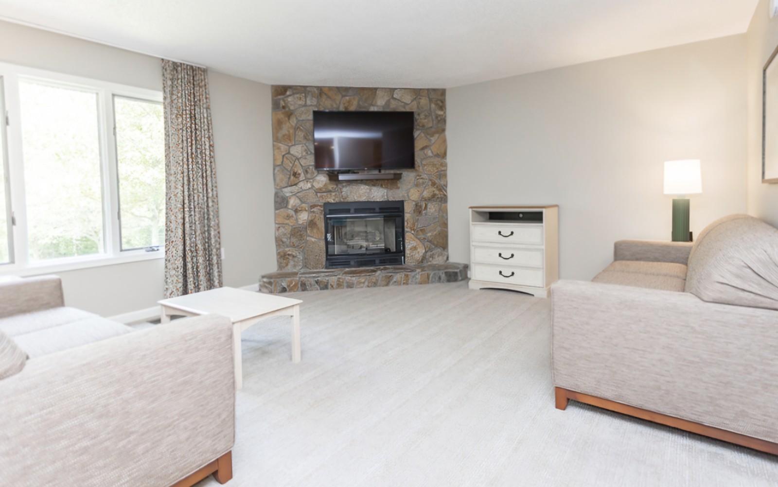 2025 WEEKS~Eagle Trace at Massanutten/VA~2 BR/2 BA~SLPS 8-12