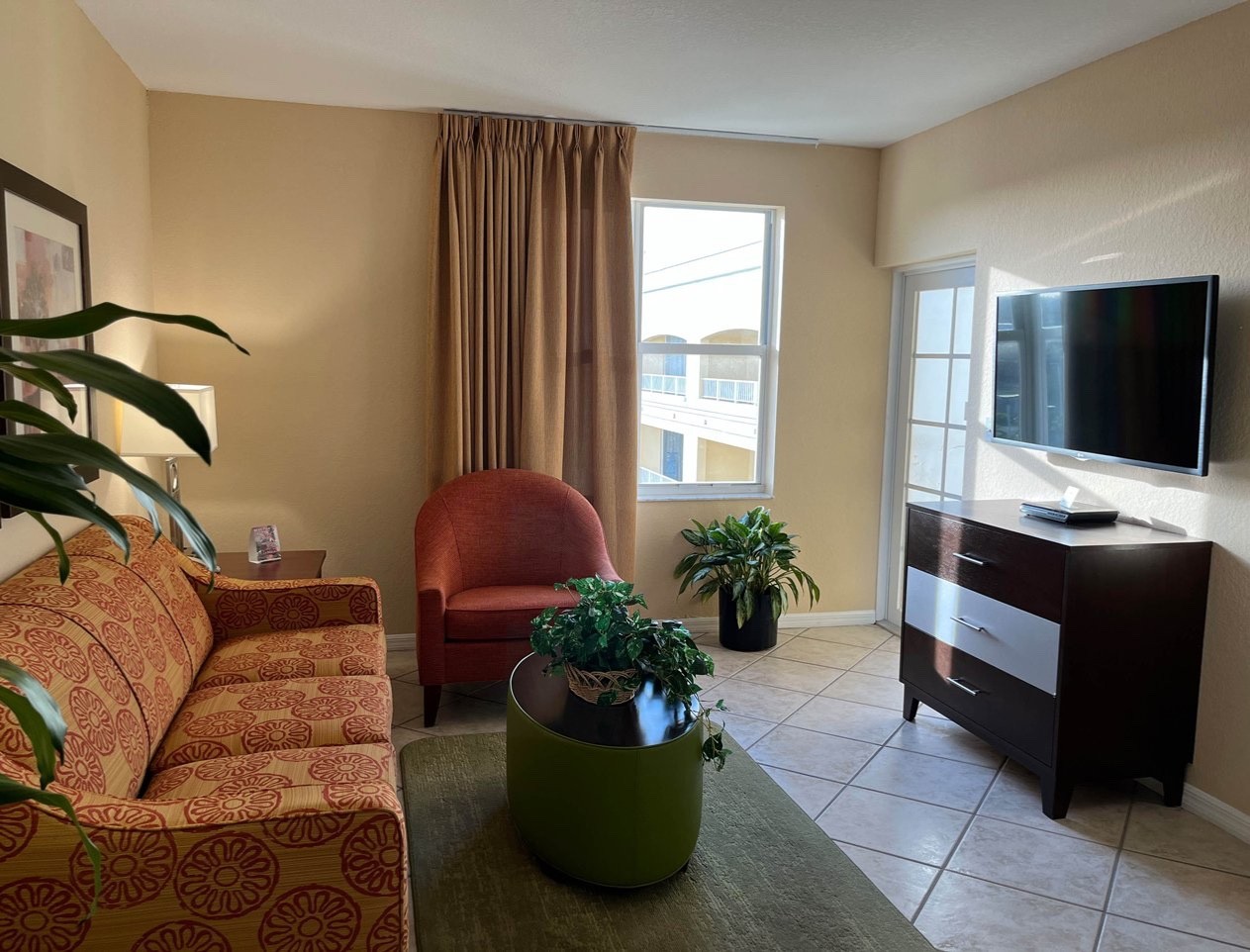 Last-Minute Deal! One-Week 1 Bedroom Apartment Vacation in Weston, South Florida