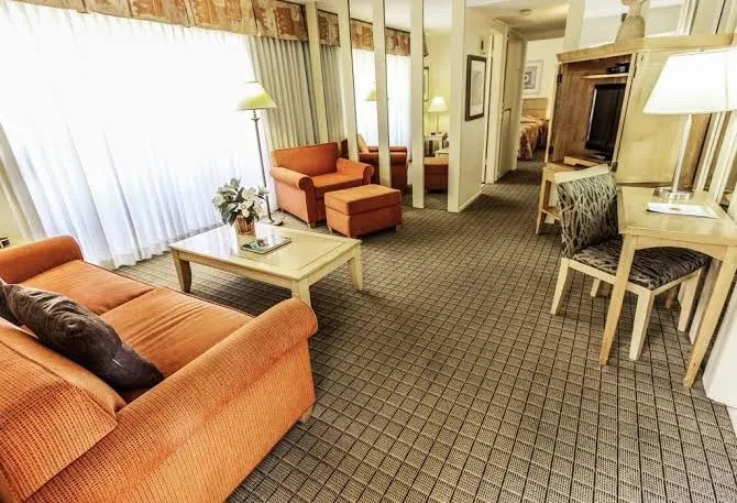 Desert Vacation Villas, Palm Springs 2 BR/2 Ba Starting @ $1090.00