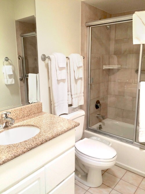 2 Bedroom Condo in Resort at Coachella (1st Weekend) with Fully Equipped Kitchen
