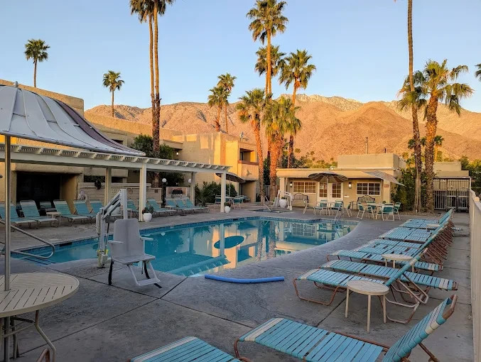Desert Vacation Villas, Palm Springs 2 BR/2 Ba Starting @ $1090.00